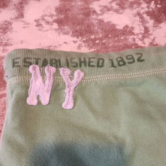 Abercrombie & Fitch Women's NY Athletic Short Shorts. Size: L
